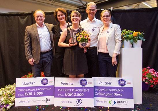 Selecta One cumple de nuevo. Richard Petri, Andrea Dohm, Maike Boxriker, Henk Dresselhuys y Belinda Mager|unnamed (33)|La obtentora Maike Boxriker de Selecta One está encantada de recibir el premio de manos de Heike Gronemann y Jean-François Ignasse